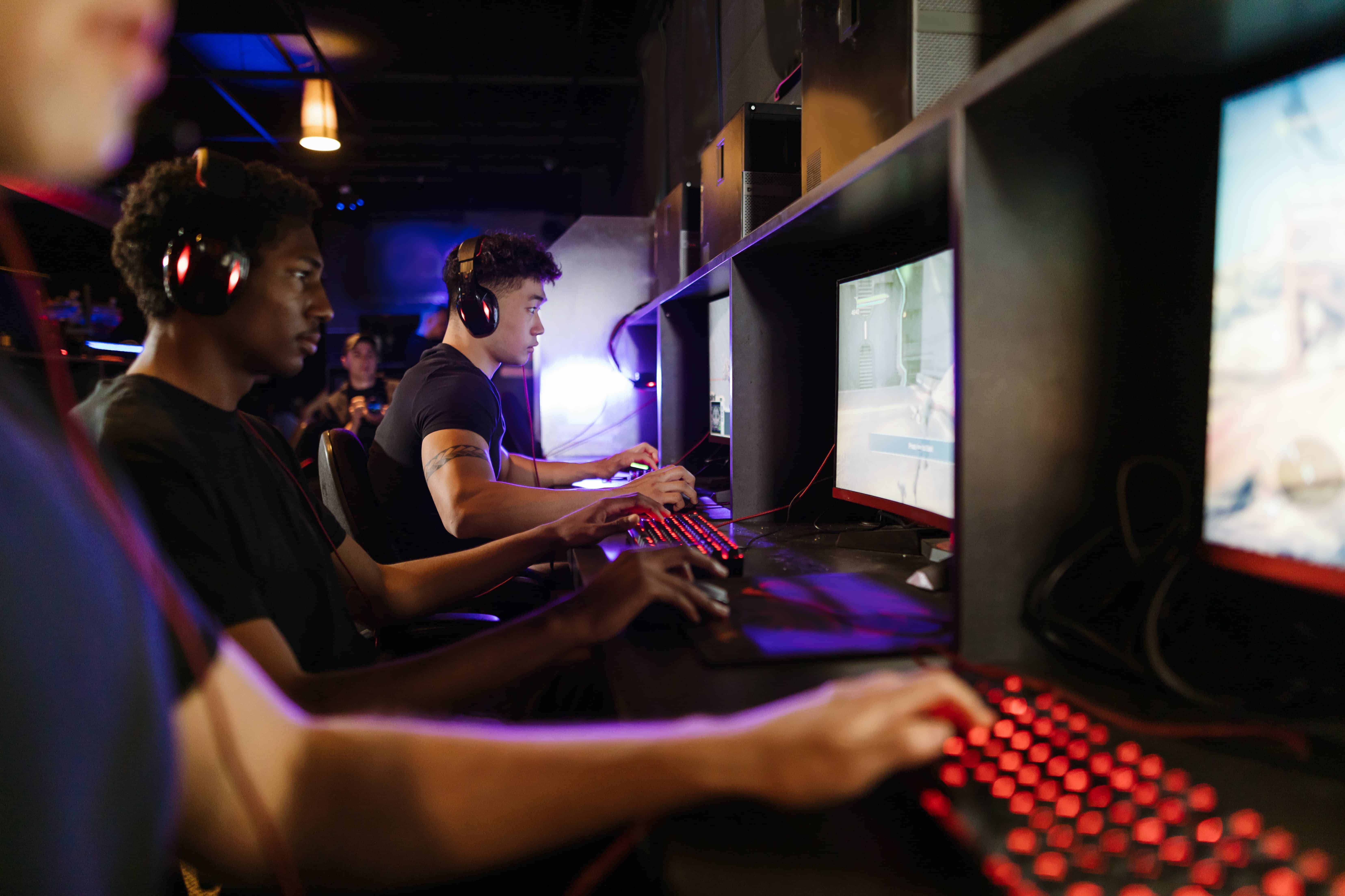 From Casual Gamer to Paid Pro: How To Make Money Through Gaming - Freecash